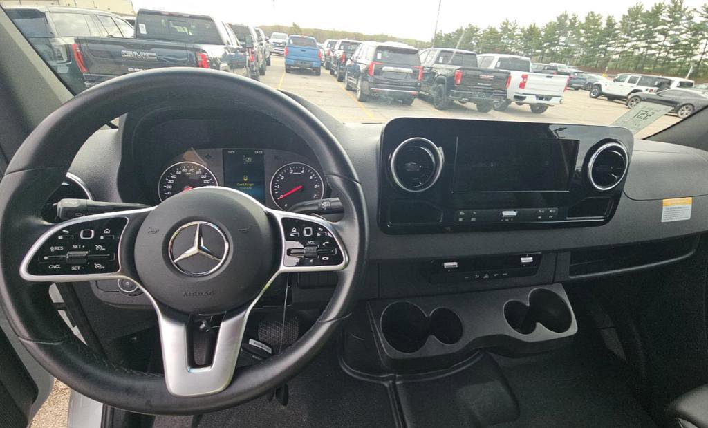 Used 2023 Mercedes-Benz Sprinter 2500 image 14