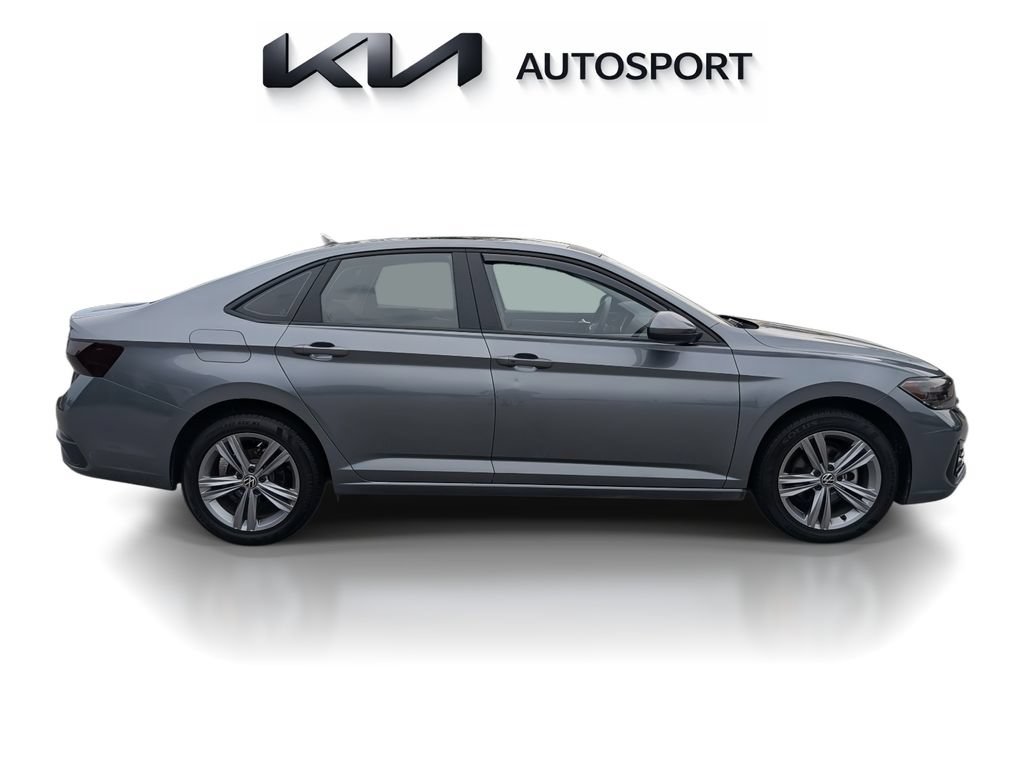 Used 2022 Volkswagen Jetta SE FWD image 6
