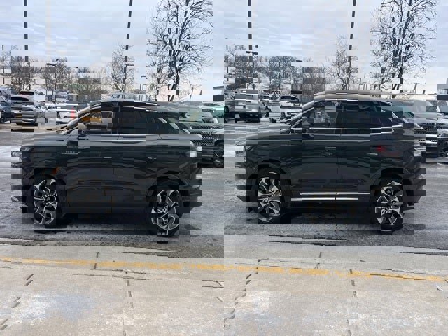 Used 2022 Lincoln Nautilus Reserve image 4