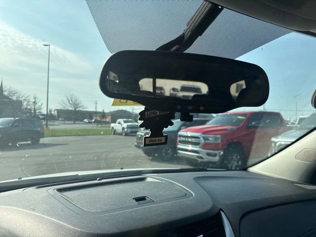 Used 2017 Chevrolet Traverse LT w/ Style and Technology Package image 19