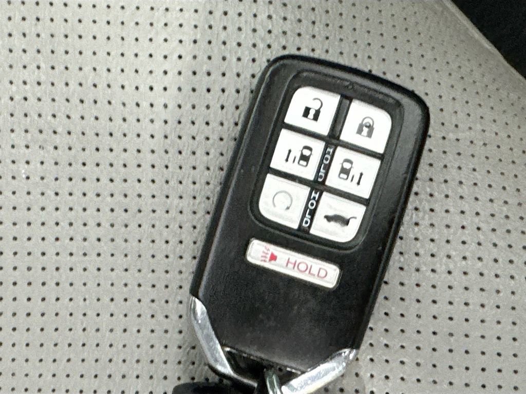 Used 2018 Honda Odyssey Elite image 43