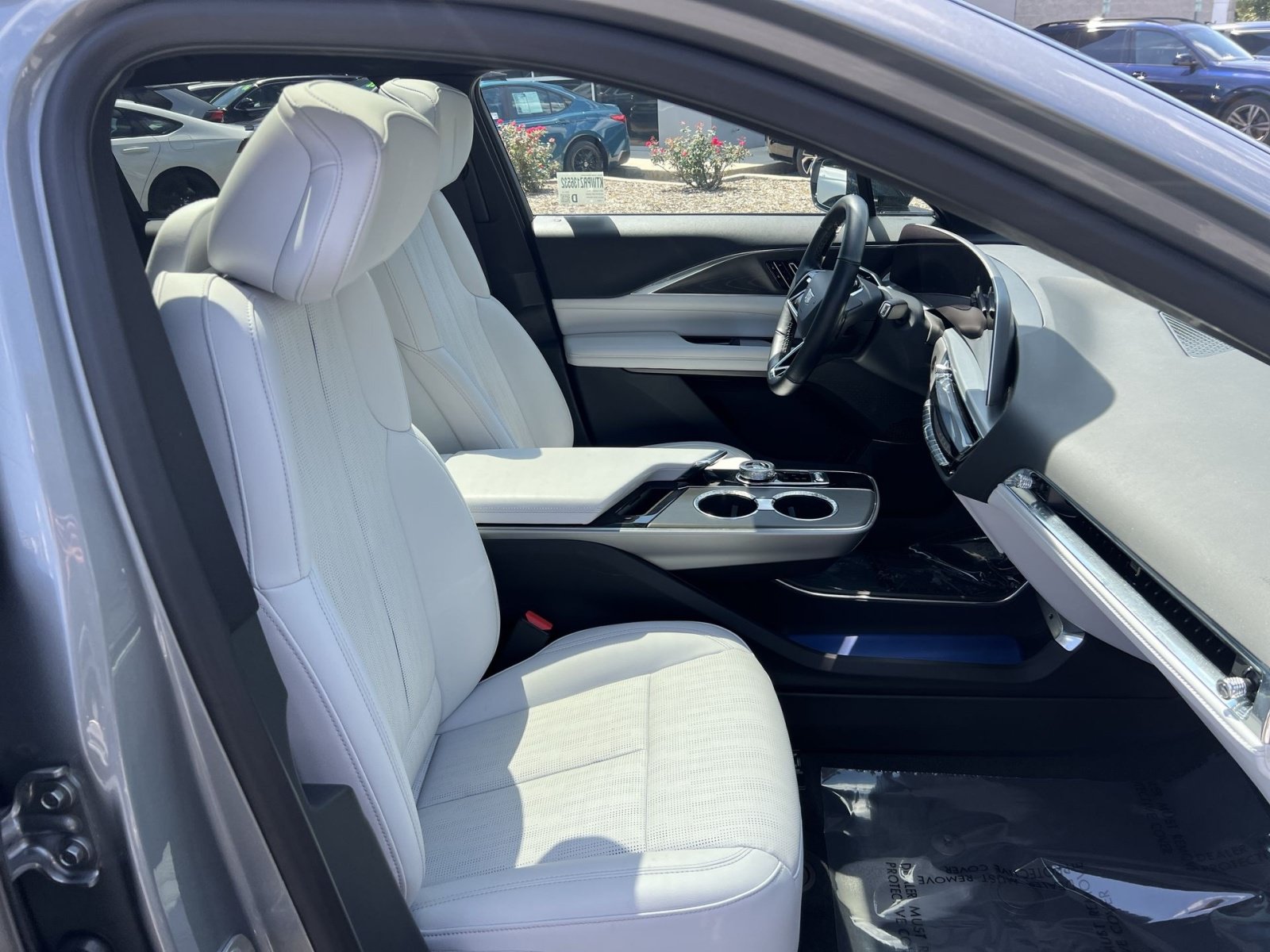 Used 2024 Cadillac Lyriq Luxury AWD/4WD image 26