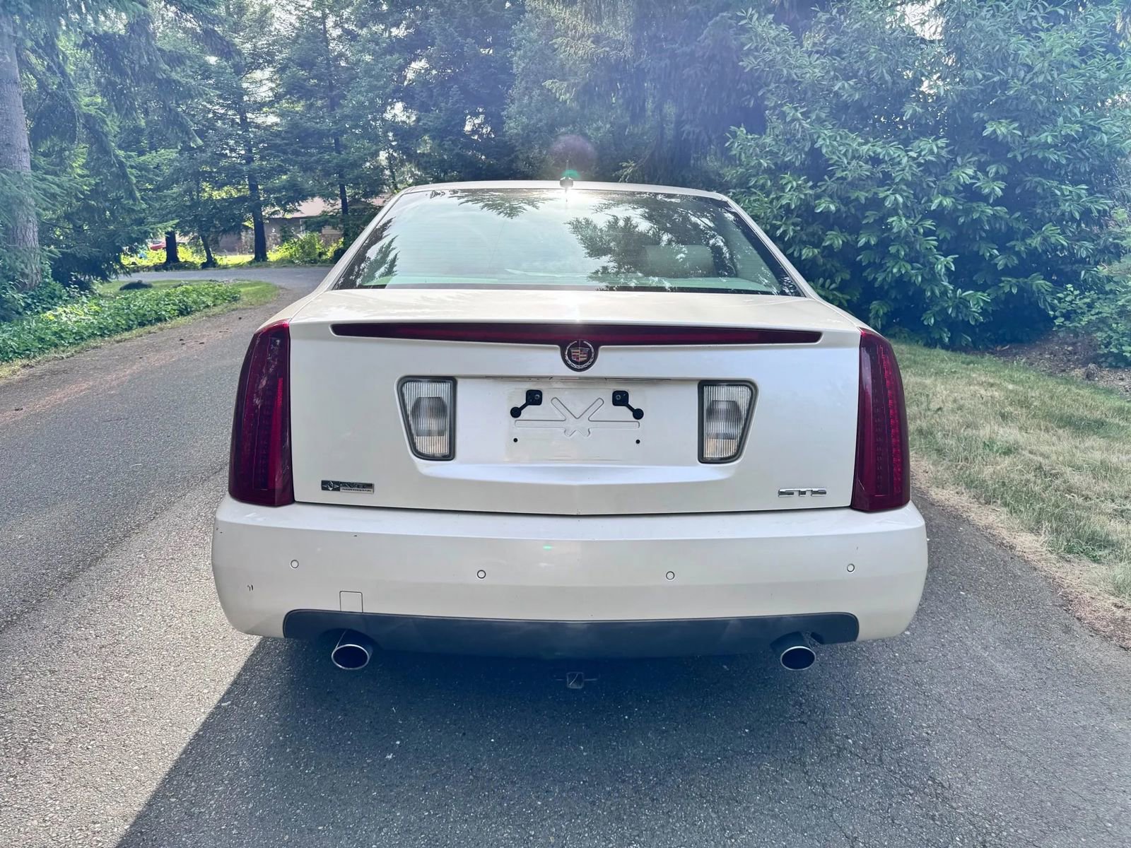 Used 2005 Cadillac STS V8 w/ Preferred Equipment Group image 4