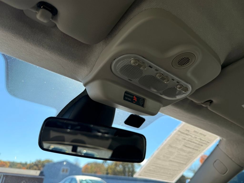 Used 2017 smart fortwo pure image 31