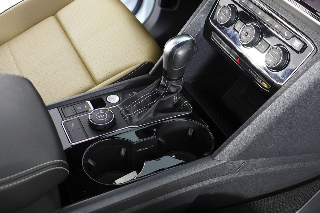 Used 2023 Volkswagen Atlas Cross Sport SEL R-Line image 15