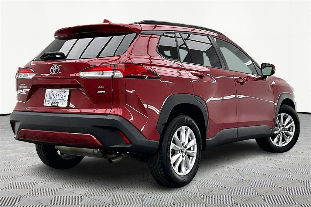 Used 2023 Toyota Corolla Cross LE image 2