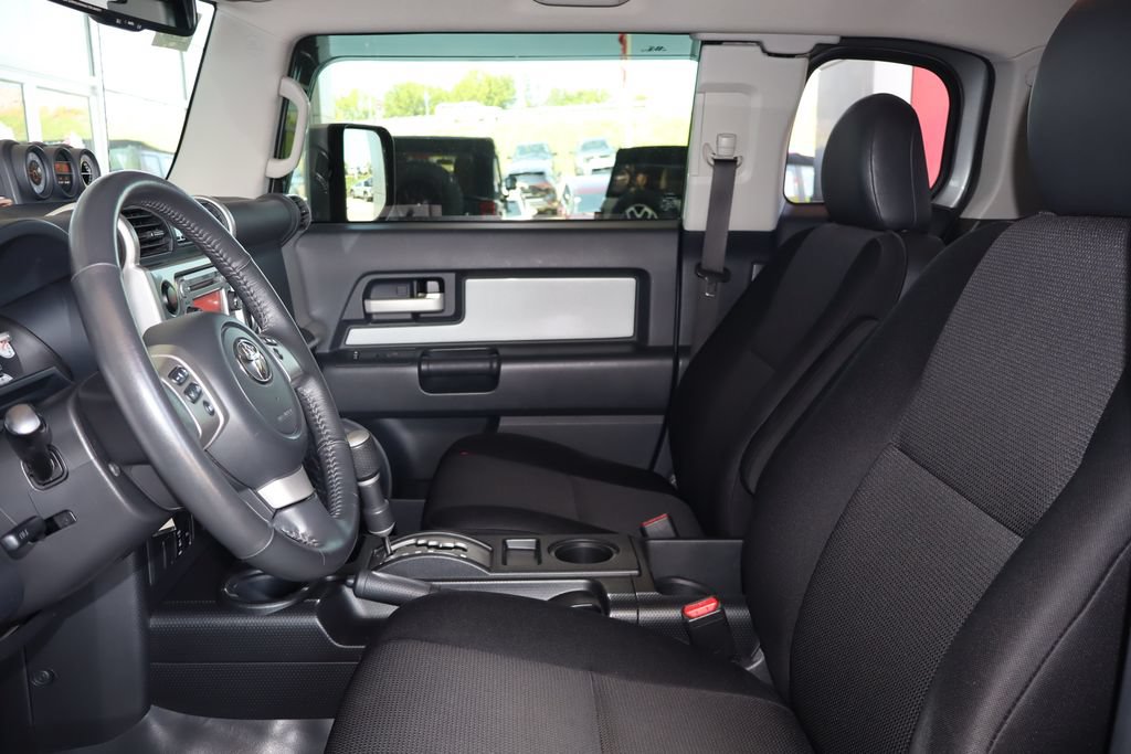 Used 2012 Toyota FJ Cruiser 4WD w/ Upgrade Pkg image 17