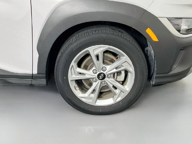 Used 2023 Hyundai Kona SEL AWD/4WD image 35