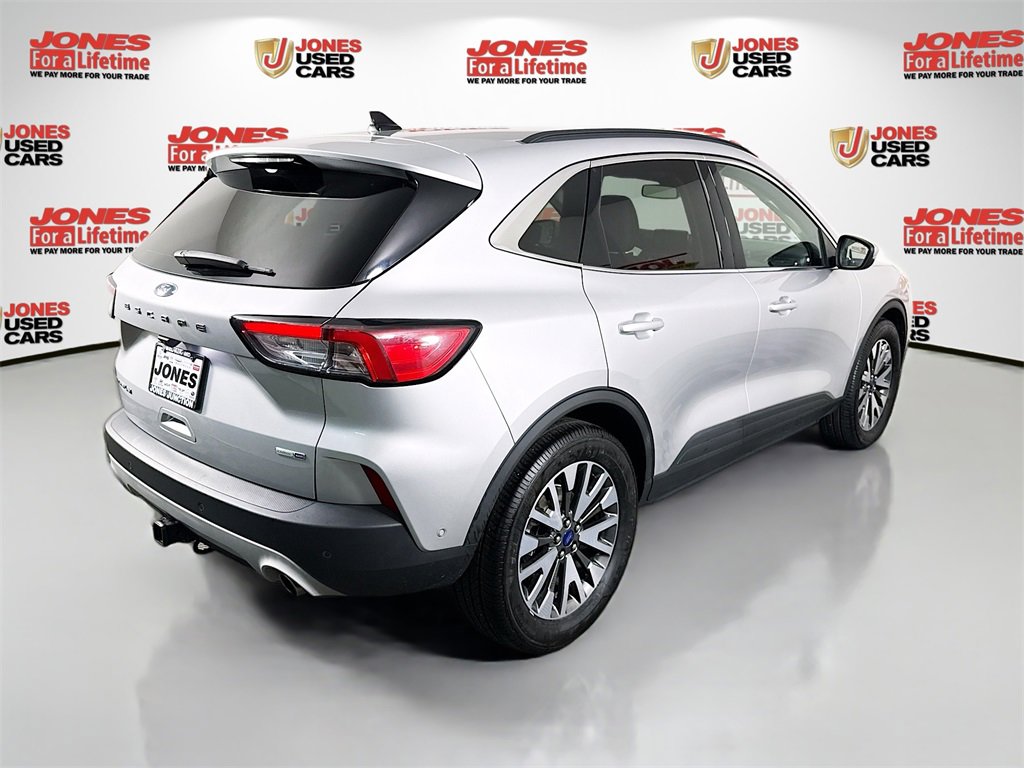 Used 2020 Ford Escape Titanium image 16
