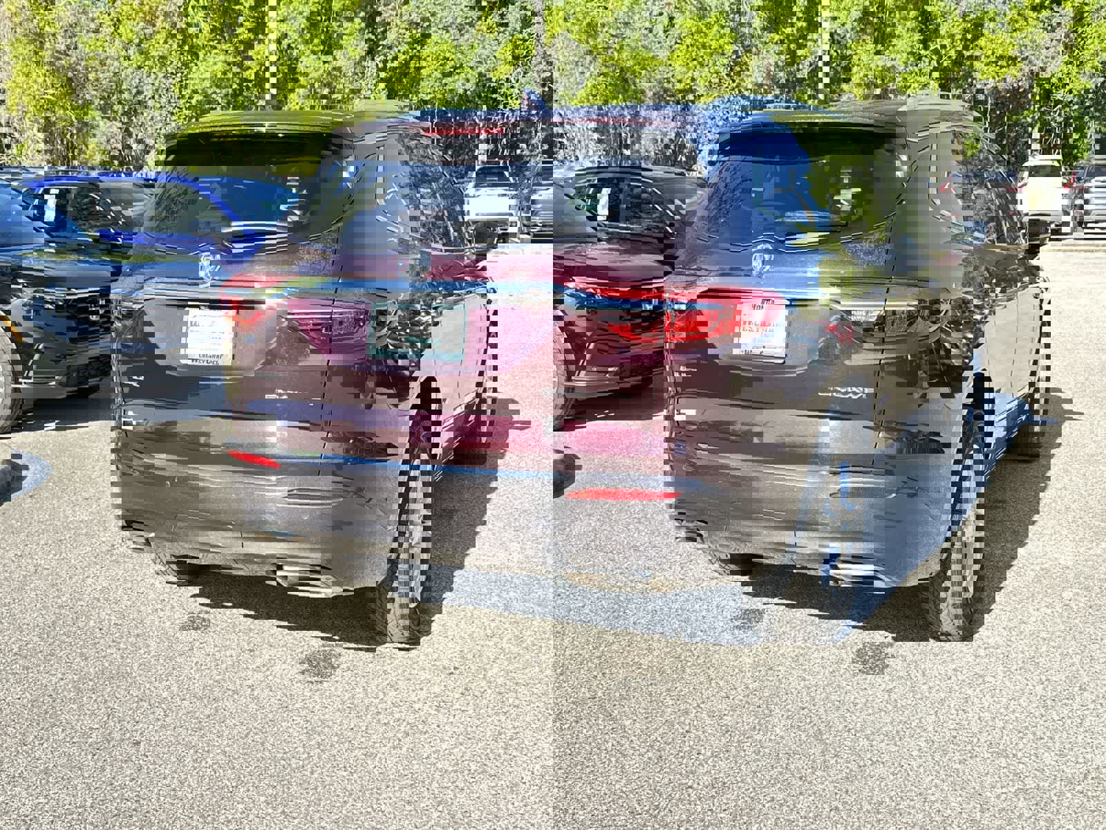 Used 2018 Buick Enclave Essence image 5