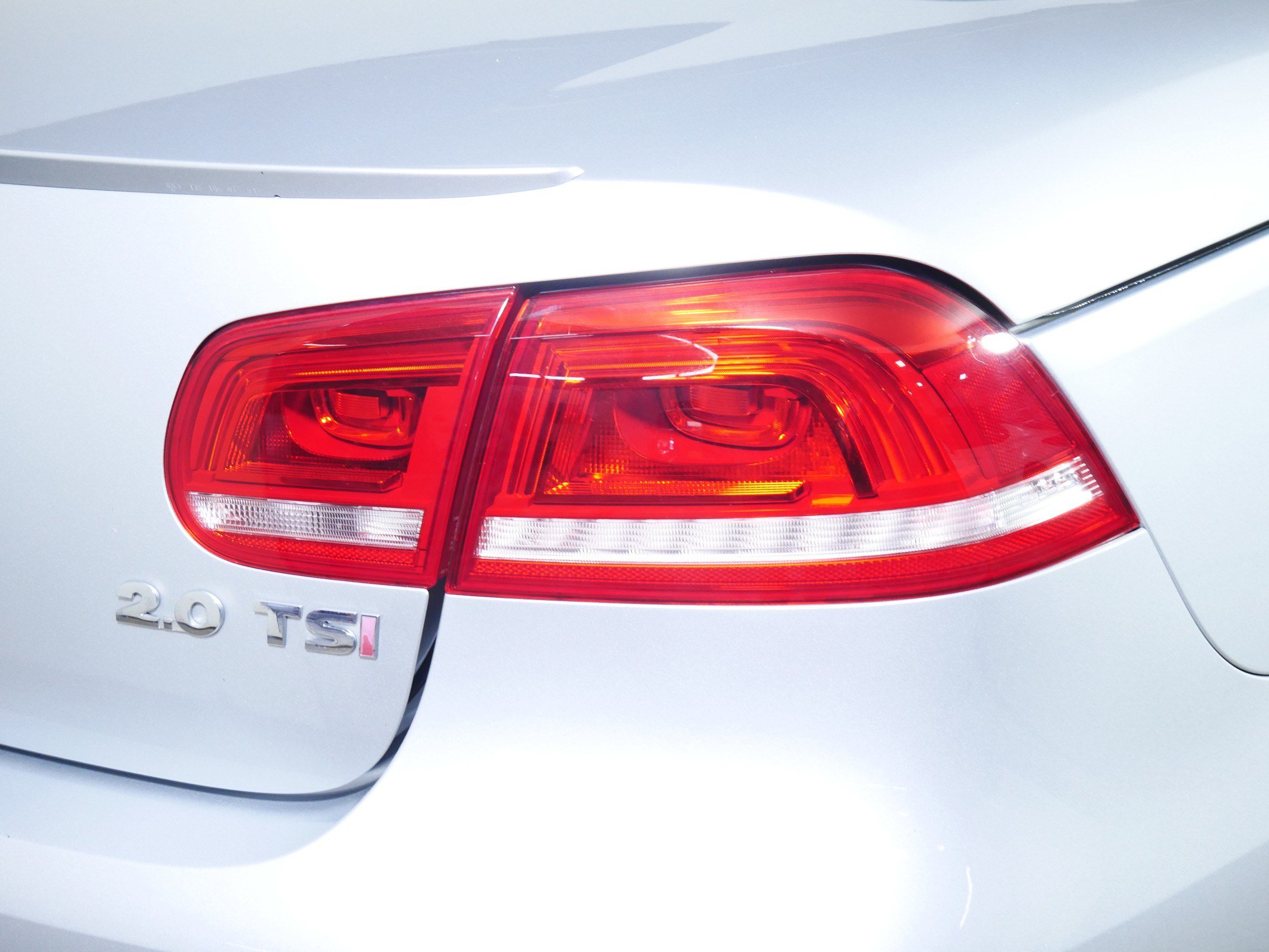 Used 2013 Volkswagen Eos Komfort FWD image 17