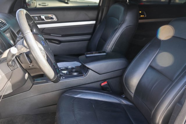 Used 2016 Ford Explorer XLT w/ Equipment Group 202A image 12