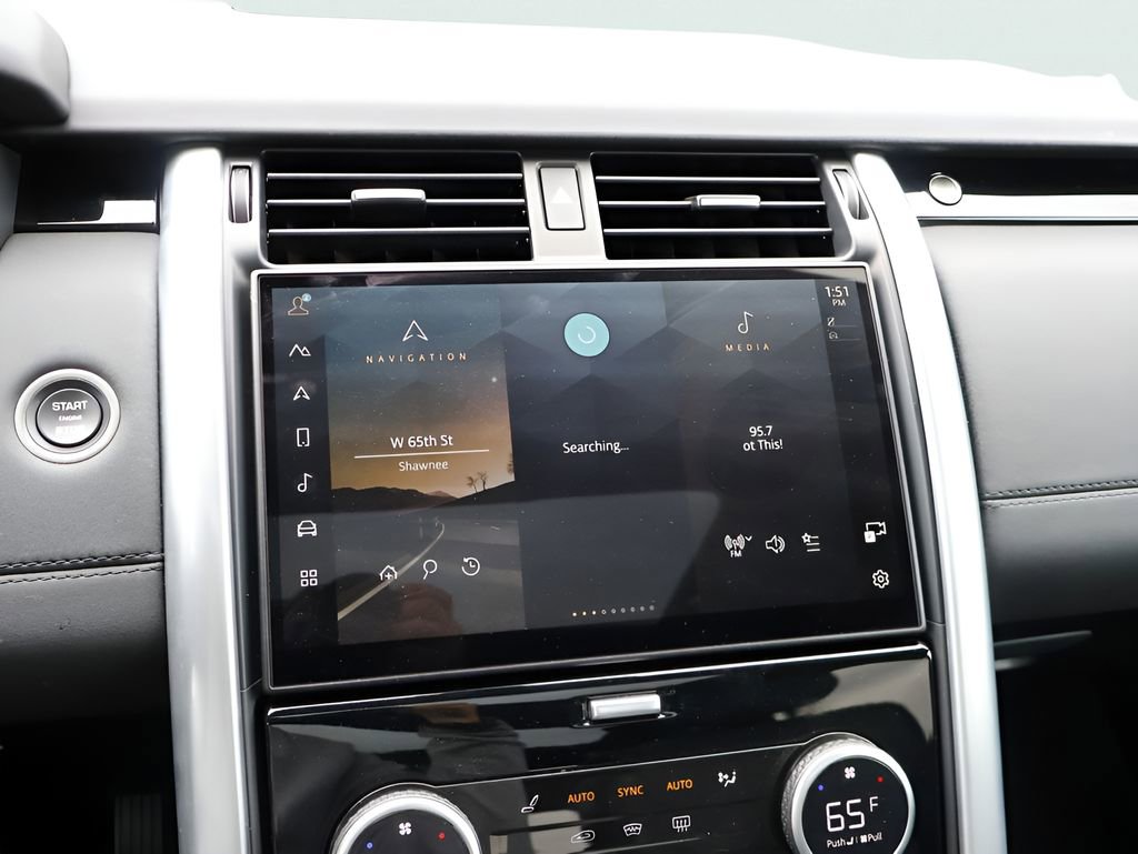 Certified 2025 Land Rover Discovery S AWD/4WD image 23