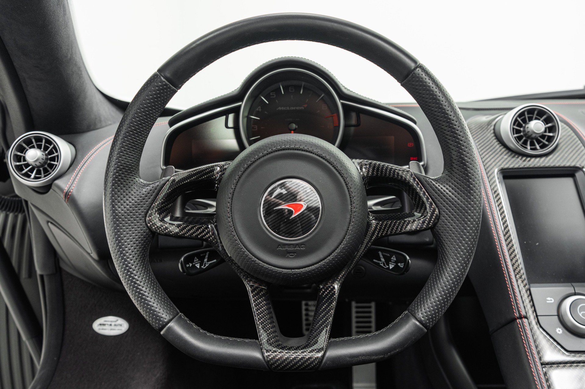 Used 2014 McLaren MP4-12C Spider RWD image 15