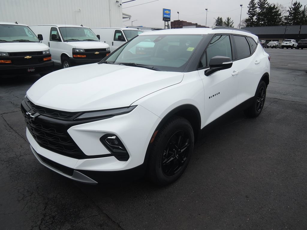New 2026 Chevrolet Blazer LT w/ Midnight/Sport Edition image 3