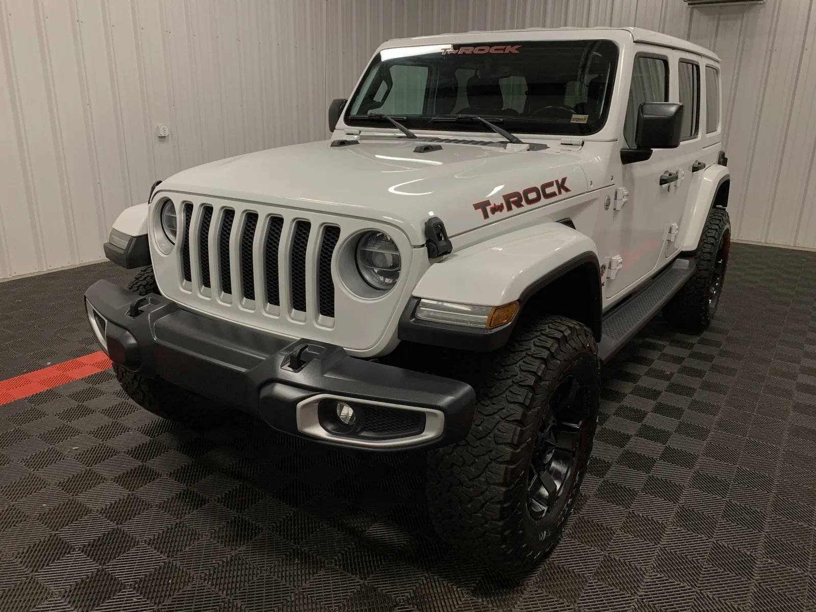 Used 2019 Jeep Wrangler Unlimited Sahara w/ Dual Top Group image 14