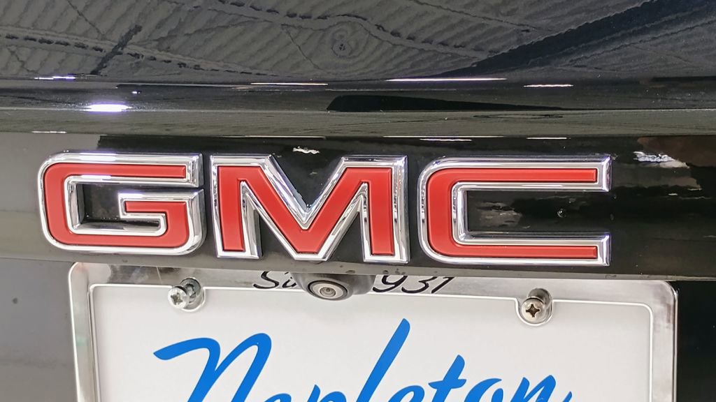 Used 2021 GMC Acadia SLE w/ Driver Convenience Package image 7