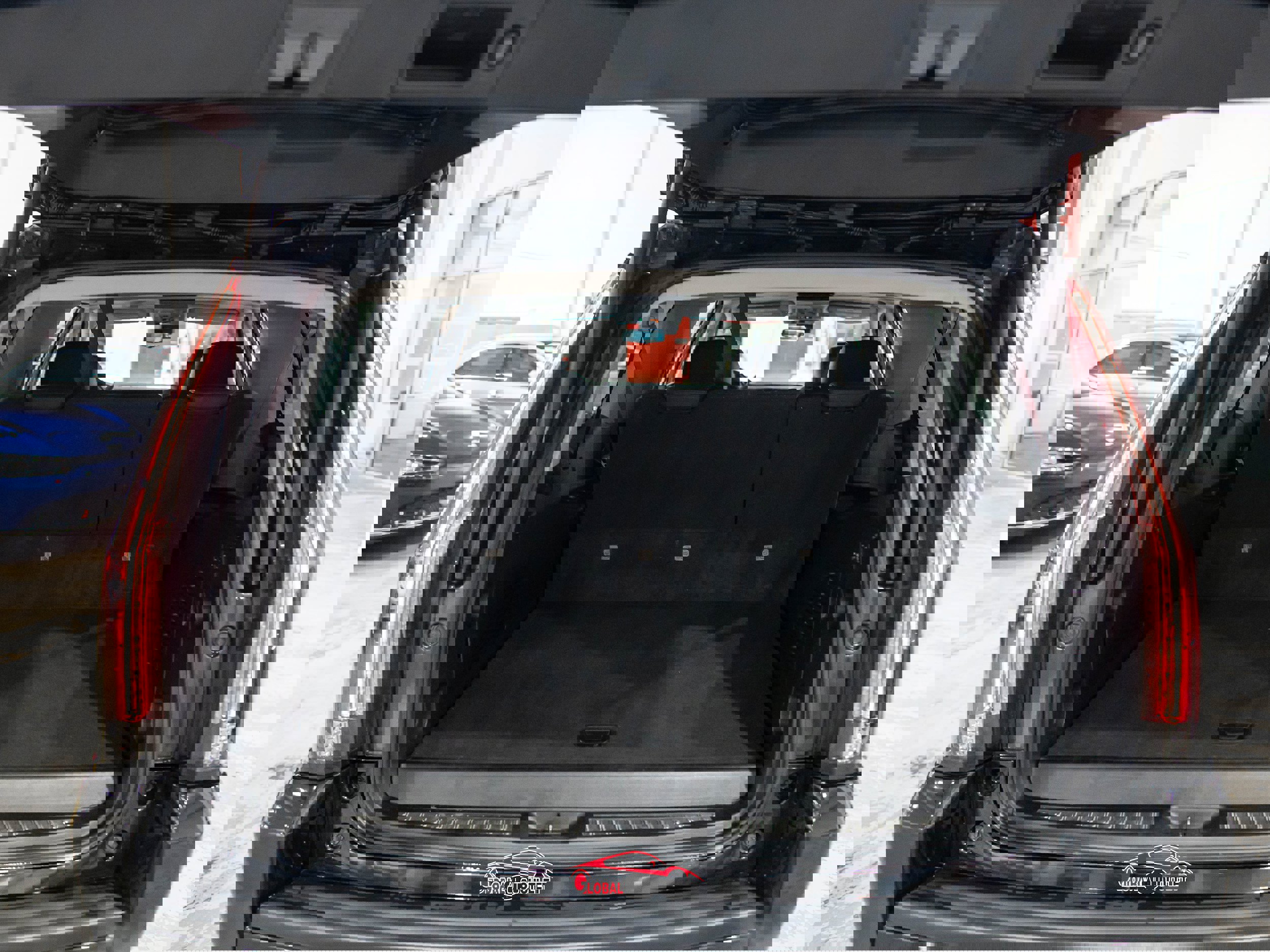 Used 2020 Cadillac Escalade ESV Premium Luxury w/ Escalade Sport Edition image 48