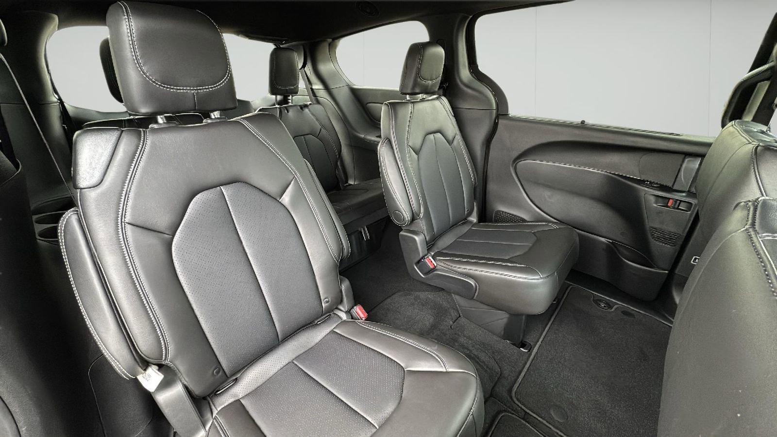 New 2025 Chrysler Pacifica Select image 27