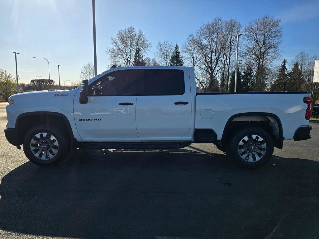 Used 2024 Chevrolet Silverado 2500 Custom w/ Custom Value Package image 4