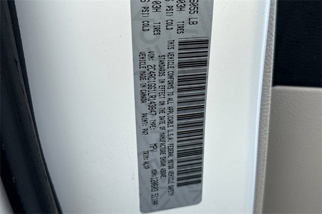 Used 2020 Chrysler Pacifica Limited image 38