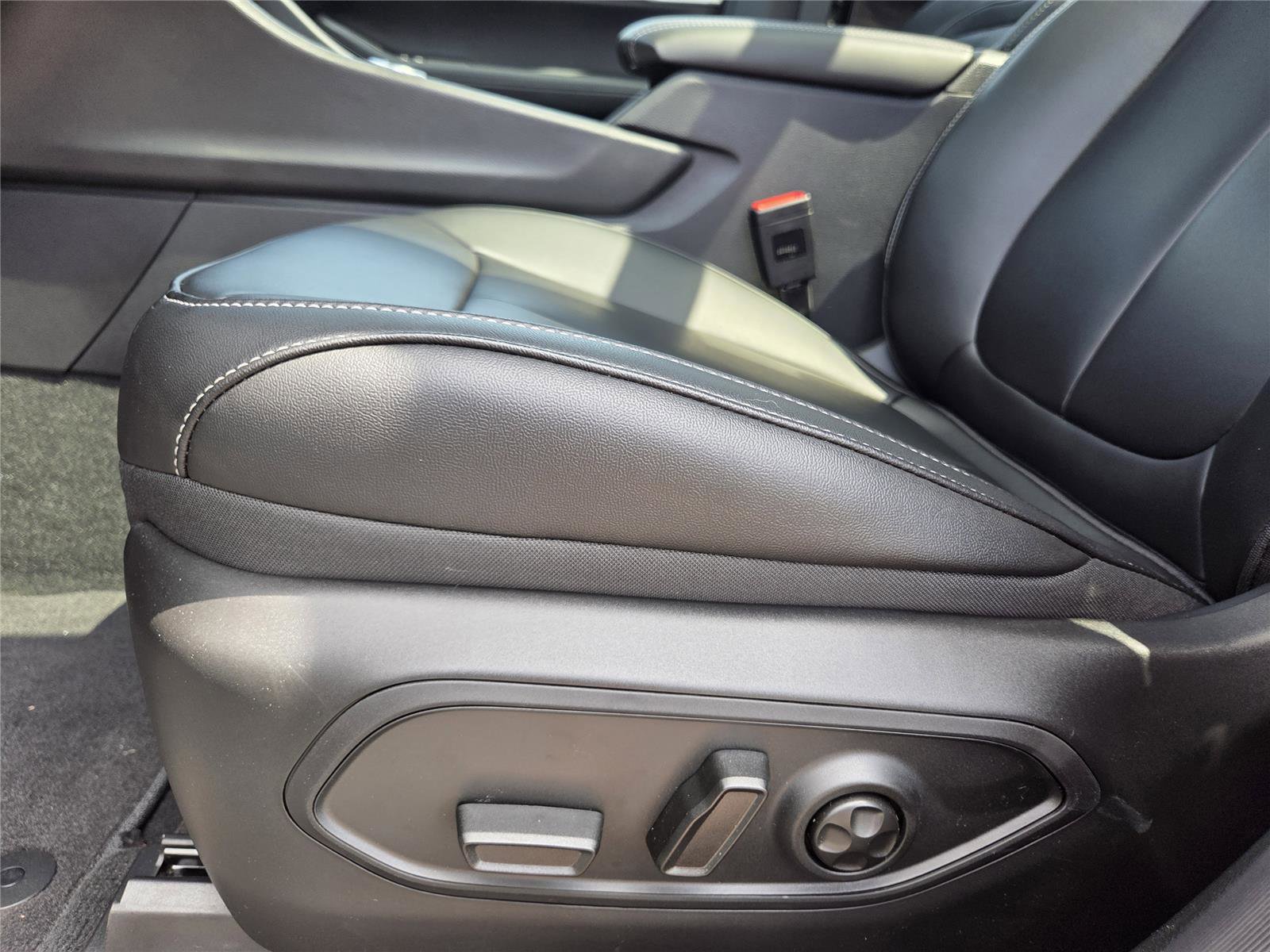 New 2026 Jeep Grand Cherokee L Limited image 18