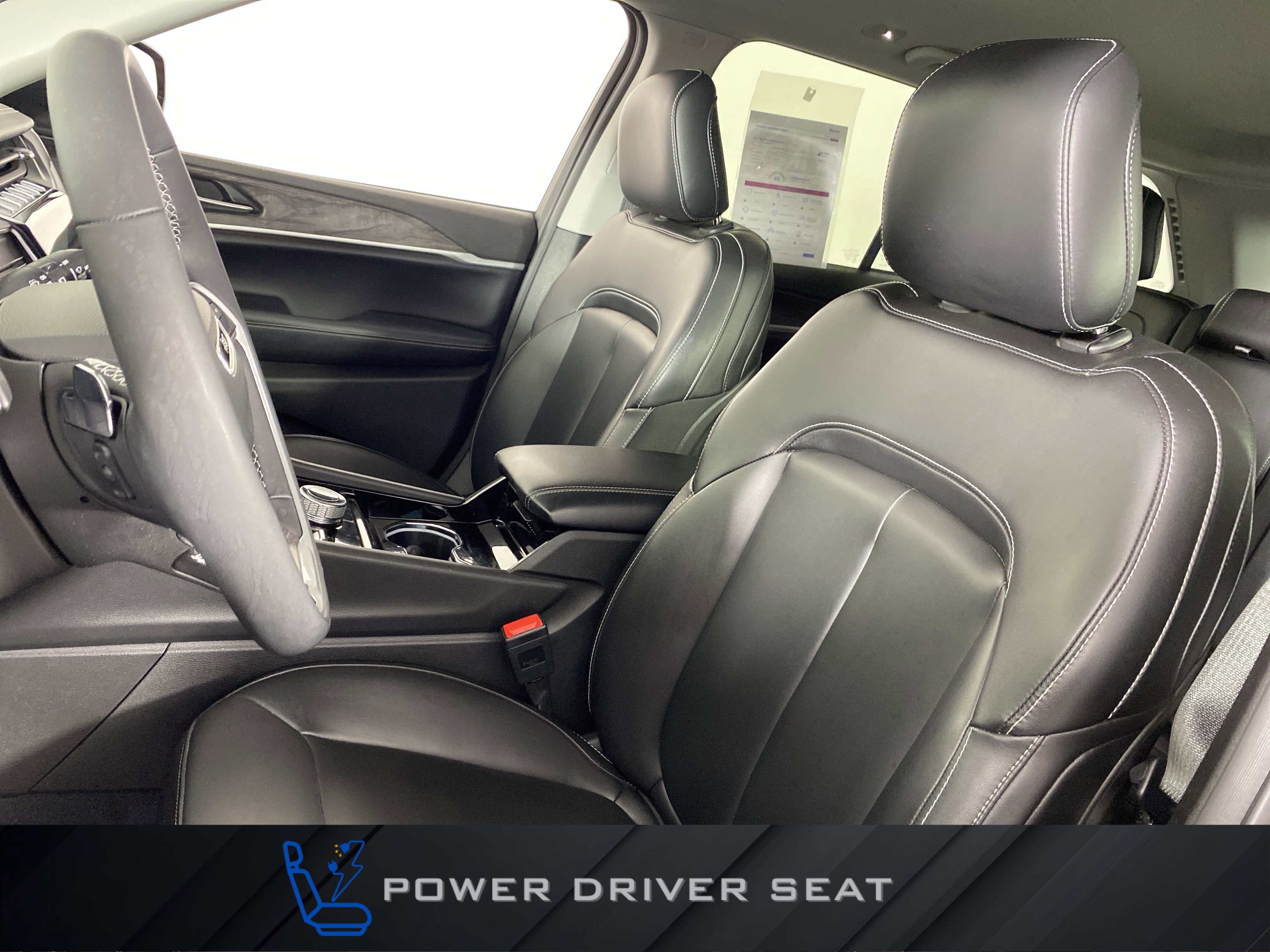 Used 2023 Jeep Grand Cherokee Limited AWD/4WD image 17