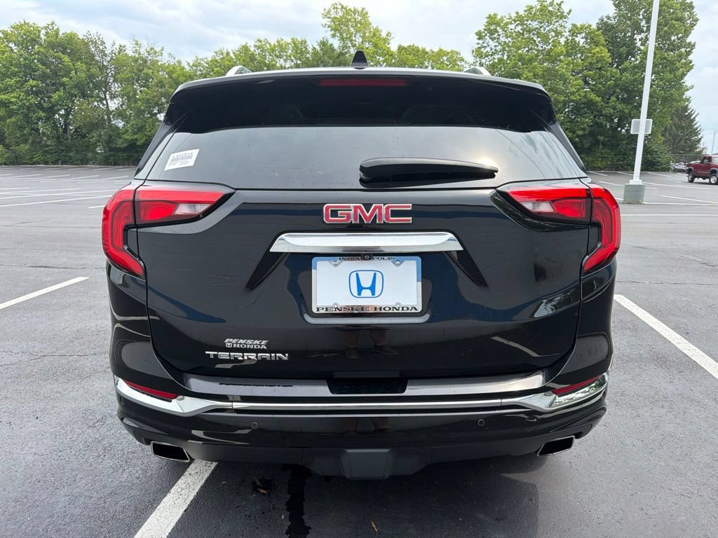 Used 2020 GMC Terrain Denali w/ Denali Premium Package FWD image 4