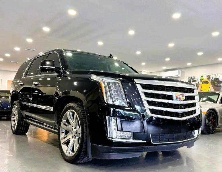 Used 2016 Cadillac Escalade Premium AWD/4WD image 2