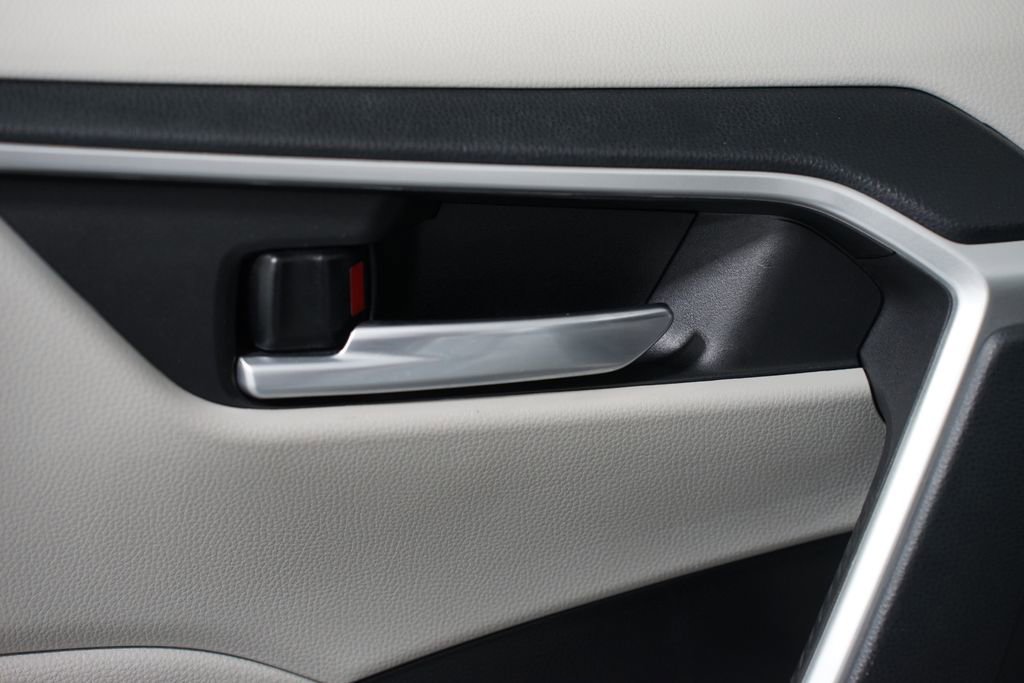 Certified 2024 Toyota RAV4 XLE Premium image 32