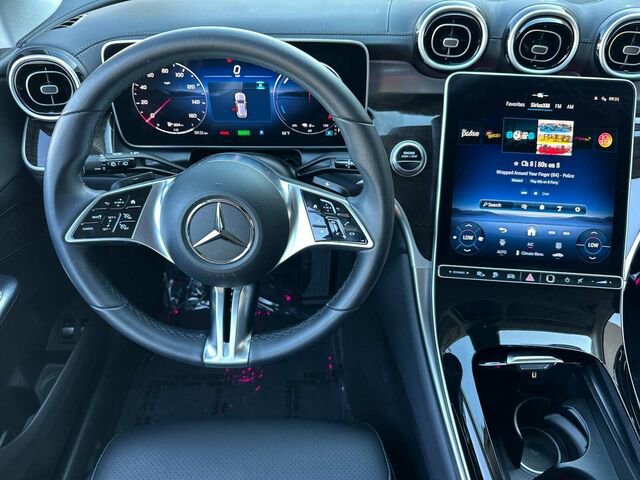 Used 2025 Mercedes-Benz GLC 350e 4MATIC image 17