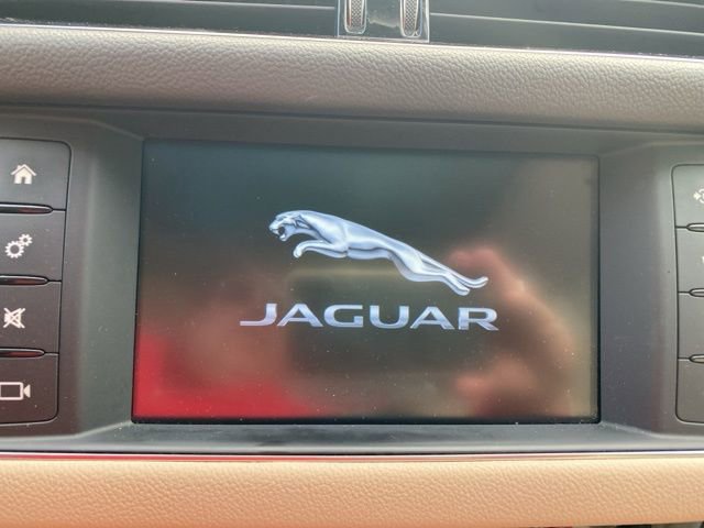 Used 2017 Jaguar XF Premium image 52