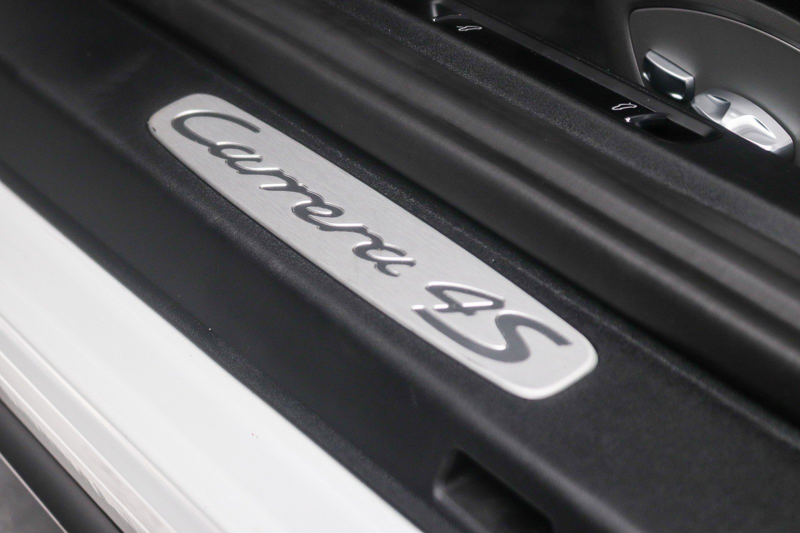 Used 2015 Porsche 911 Carrera 4S AWD/4WD image 36