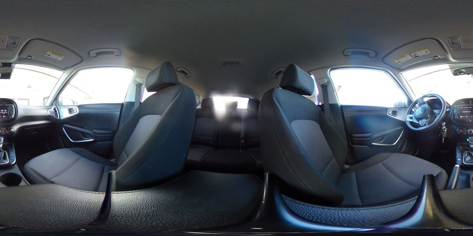Used 2025 Kia Soul LX w/ LX Technology Package FWD image 39