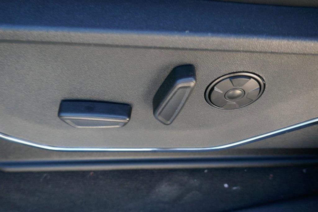 New 2026 Ford F350 Platinum w/ FX4 Off-Road Package image 14