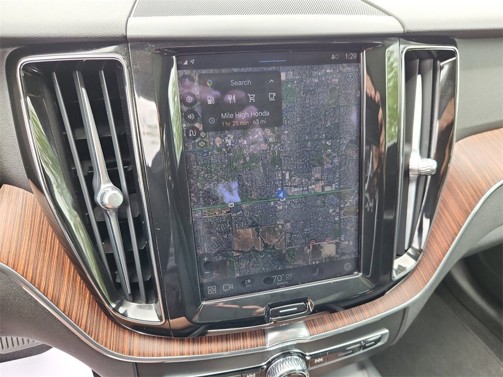 Used 2023 Volvo XC60 B5 Plus image 17