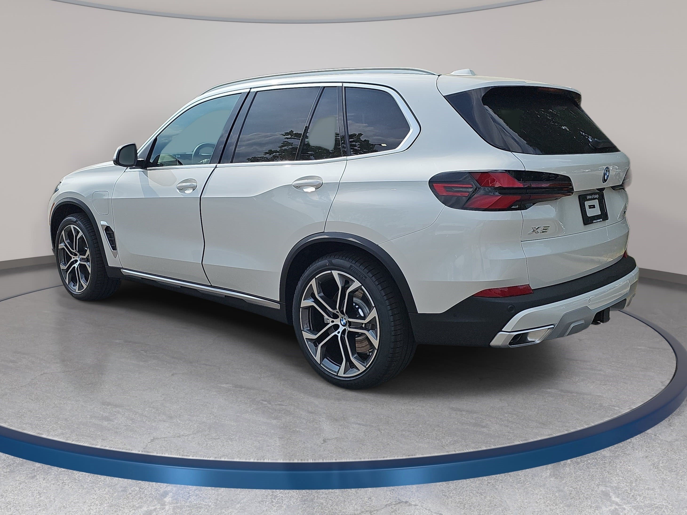 New 2026 BMW X5 xDrive50e AWD/4WD image 7