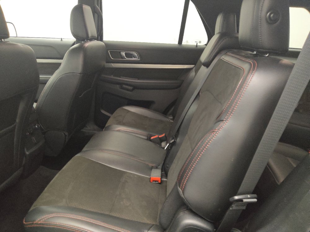 Used 2018 Ford Explorer XLT w/ Equipment Group 202A image 18
