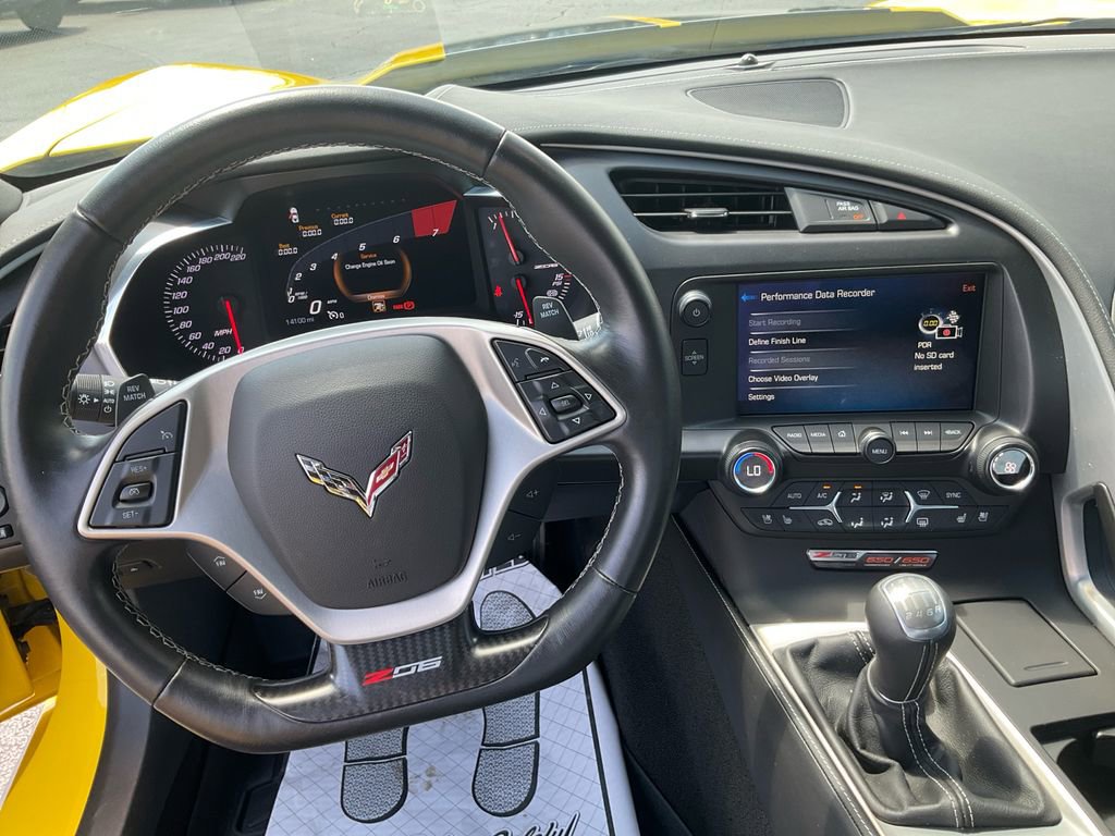 Used 2016 Chevrolet Corvette Z06 w/ Z07 Performance Package RWD image 22