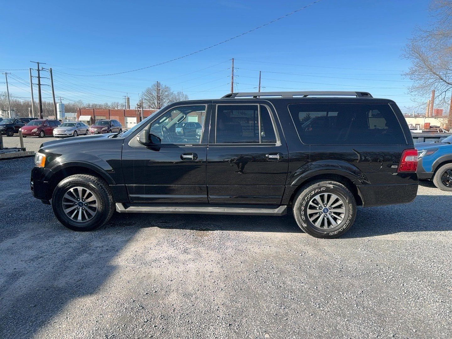 Used 2017 Ford Expedition EL XLT image 2
