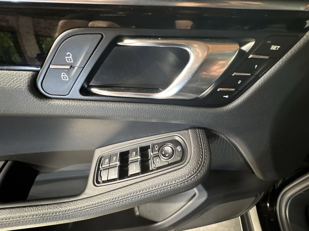 Used 2024 Porsche Macan image 20