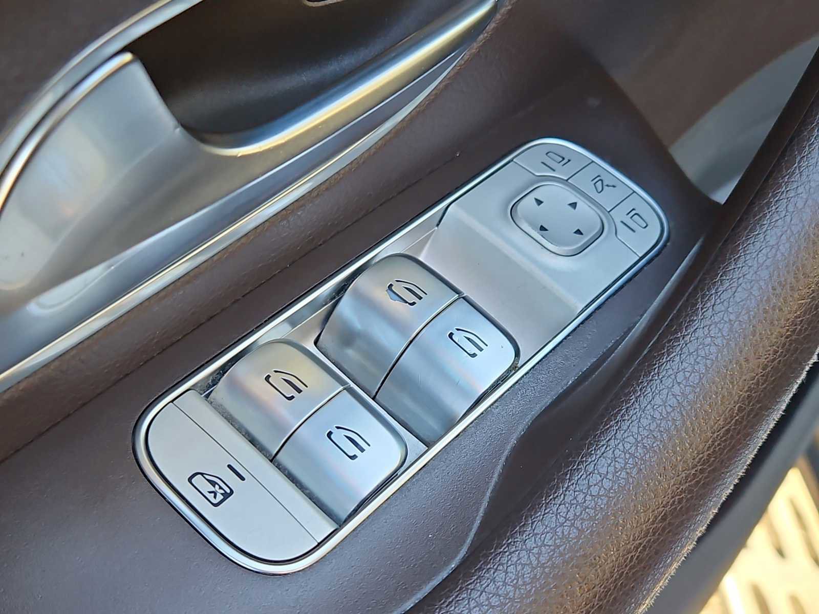 Used 2020 Mercedes-Benz GLE 450 4MATIC w/ Premium Package image 32