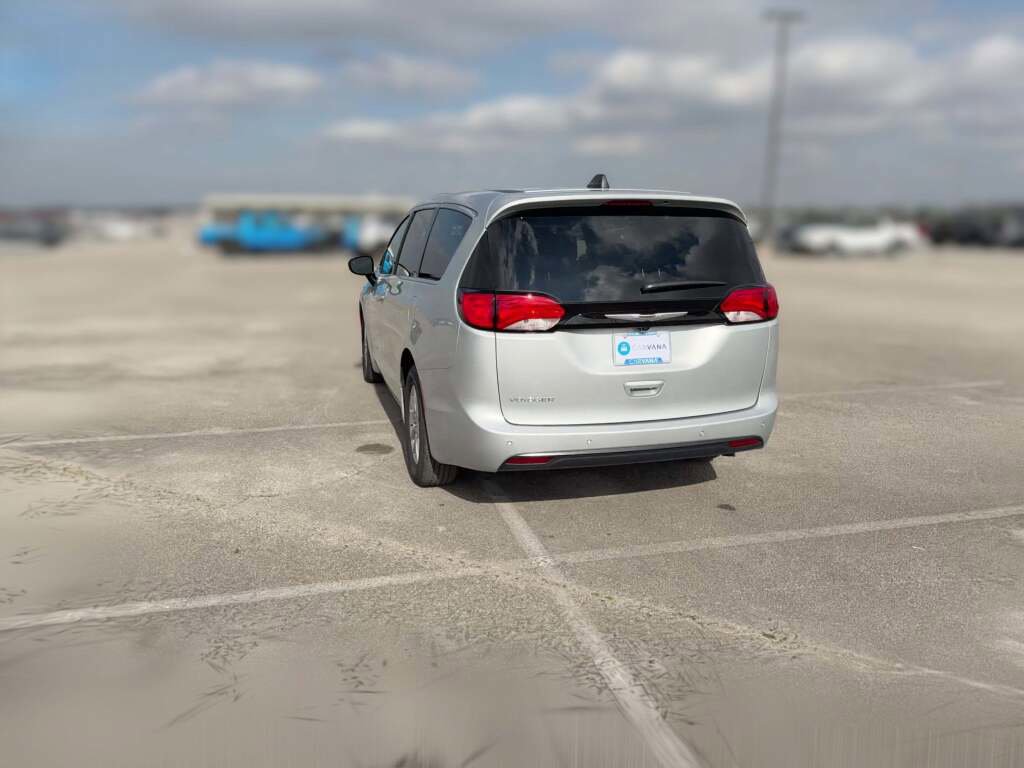 New 2026 Chrysler Voyager LX image 9