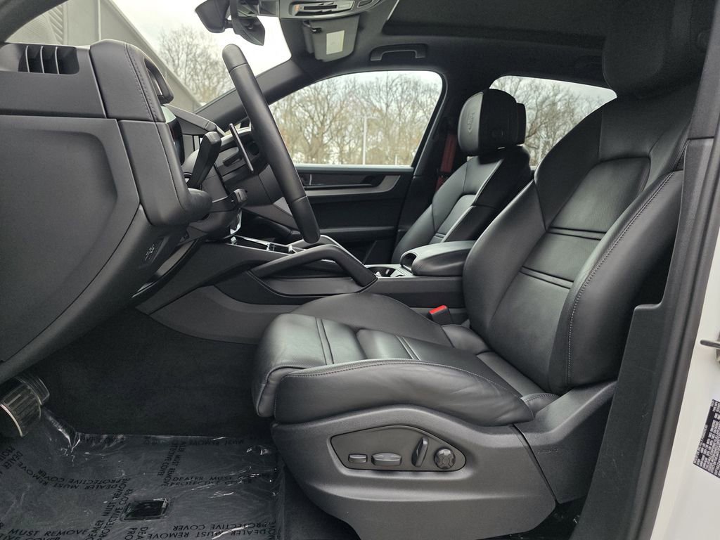 Certified 2025 Porsche Cayenne E-Hybrid image 16