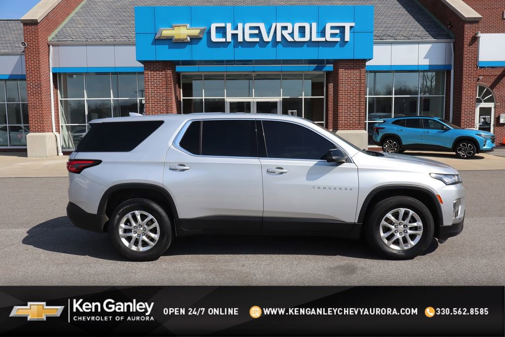 Used 2022 Chevrolet Traverse LS AWD/4WD image 1