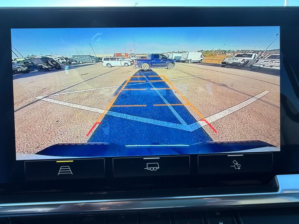 Used 2024 Chevrolet Silverado 3500 LT w/ Convenience Package image 19