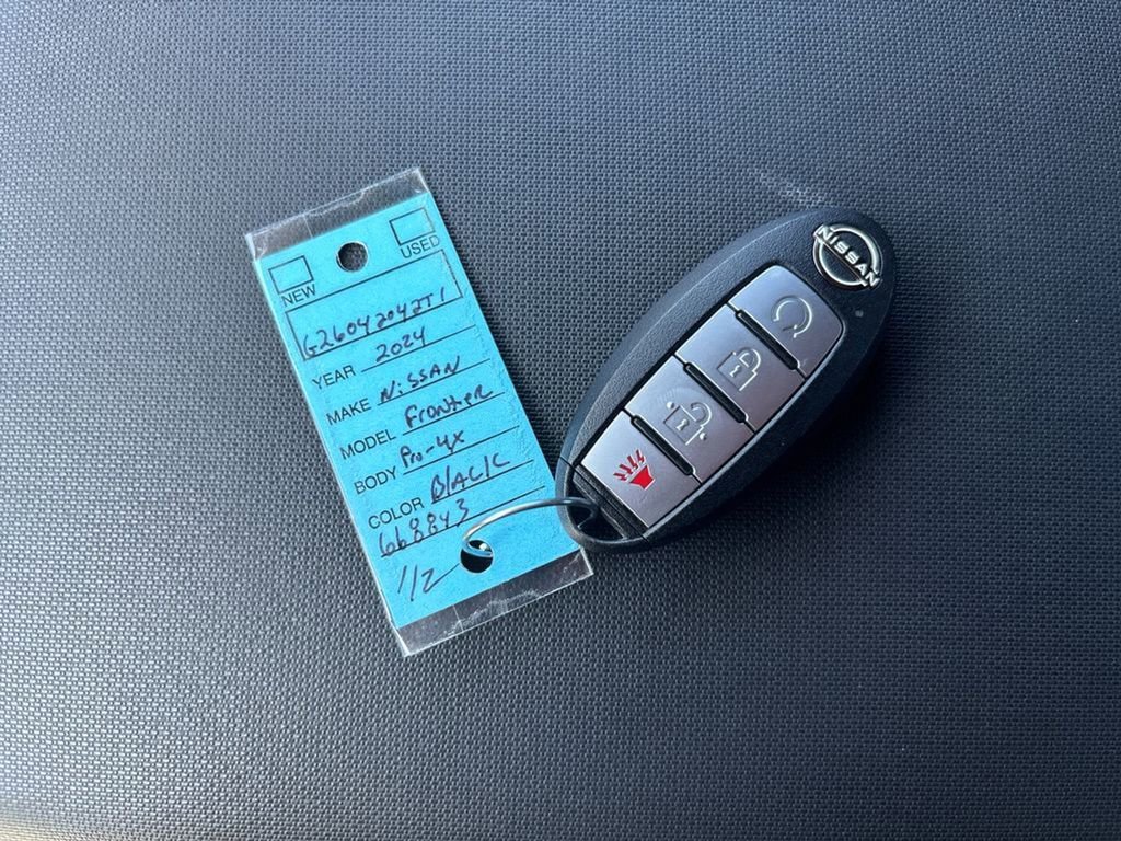 Used 2024 Nissan Frontier PRO-4X w/ Technology Package AWD/4WD image 36