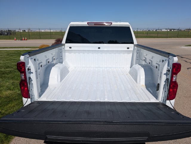 Used 2024 Chevrolet Silverado 1500 LT AWD/4WD image 9