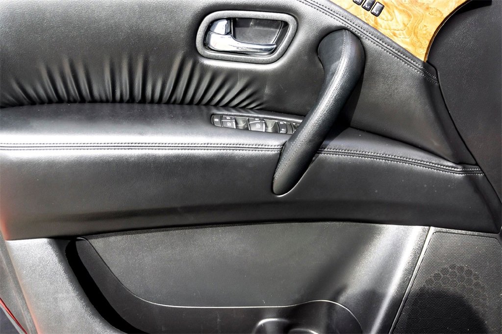 Used 2023 Nissan Armada SL w/ Captain's Chairs Package image 10