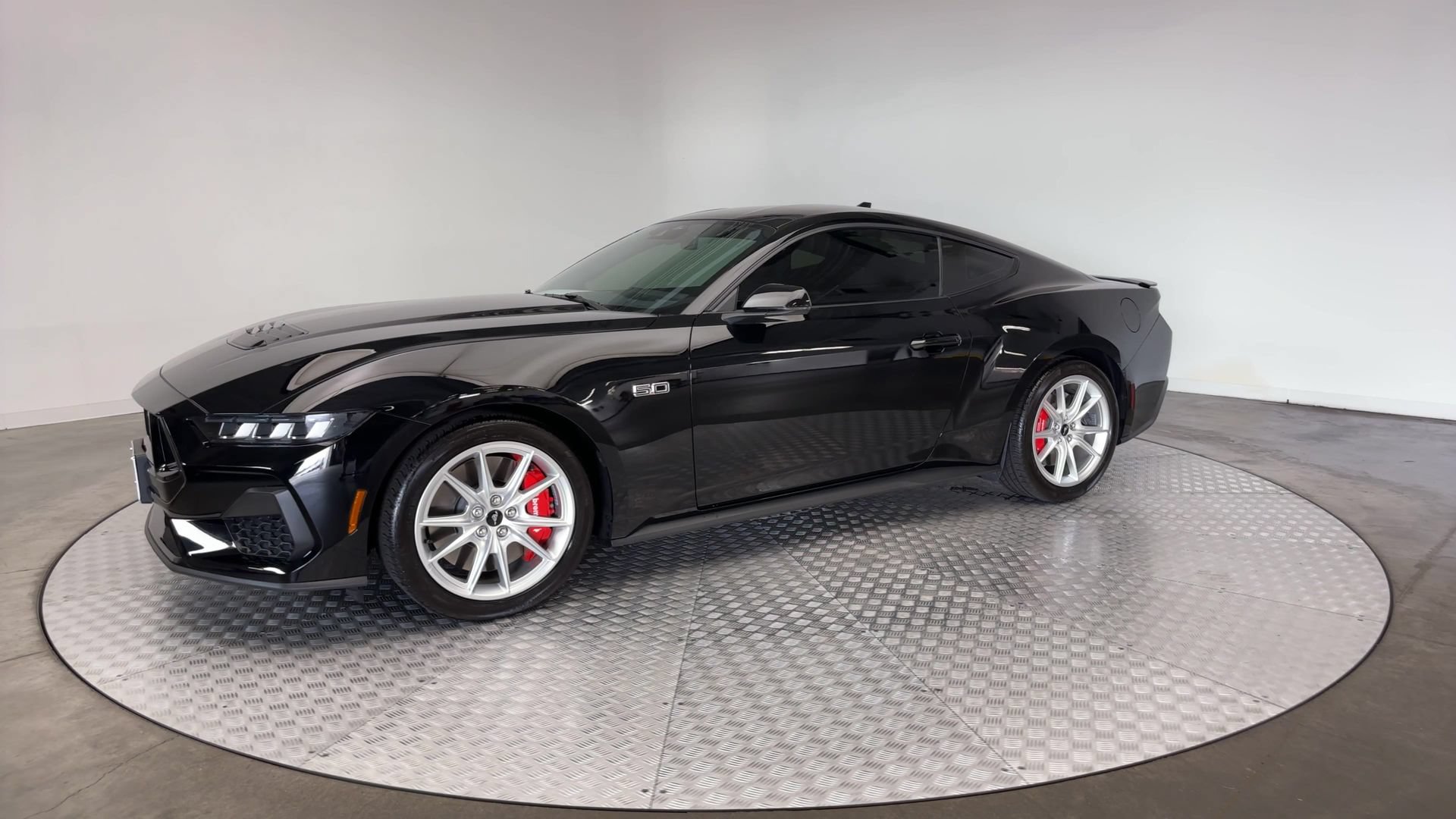 Used 2024 Ford Mustang GT Premium RWD image 4